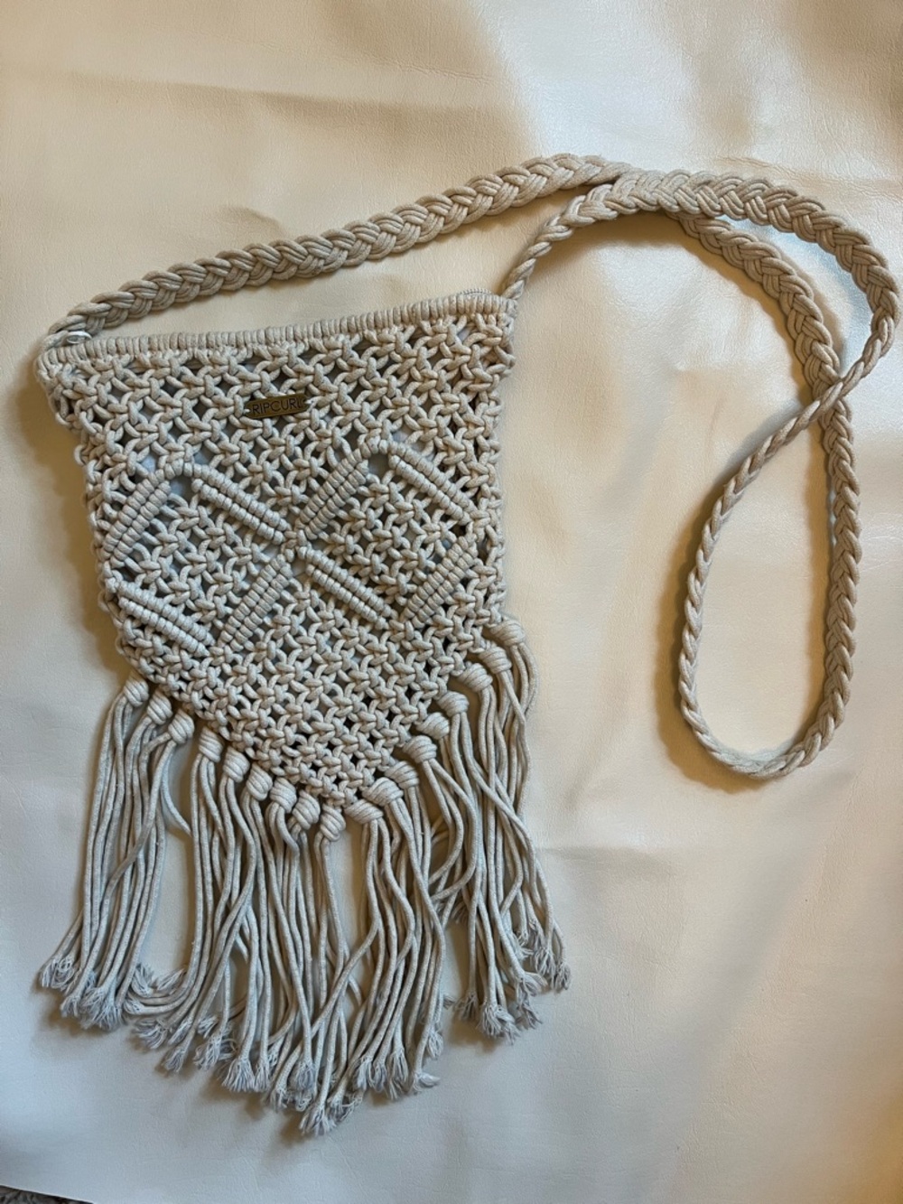 NWOT Rip Curl Cream Macramé Fringe Crossbody Bag with Braided Strap